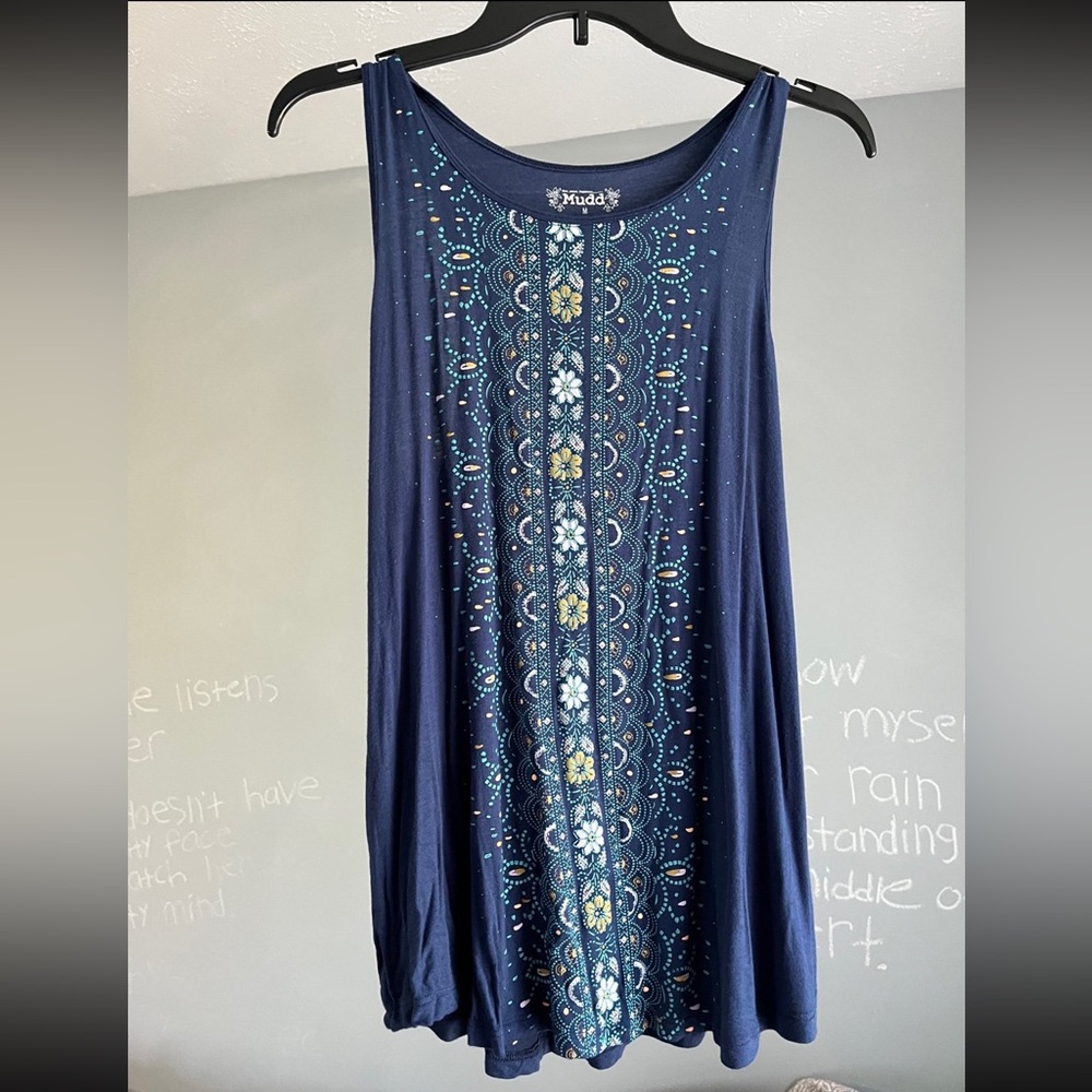 Soft and stretchy patterned tank top - full length